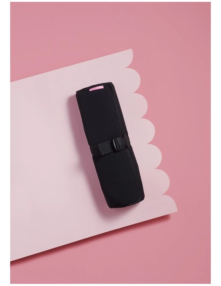 Brand new β€οΈ Mermade Hair Heat Resistant Clutch Pink π€© 2 Brand new β€οΈ Mermade Hair Heat Resistant Clutch Pink π€© - Image 2